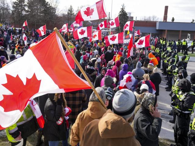 Blockades on Canada-US border continue as protests swell