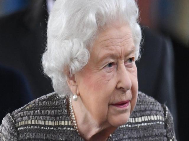 Queen cancels pre-Christmas family lunch as Omicron surges