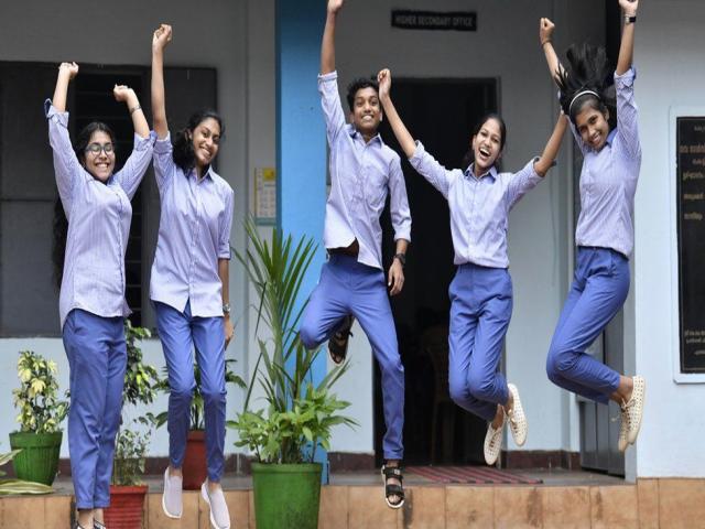 Kerala school uniform: Why some Muslim groups are protesting Published13 hours ago