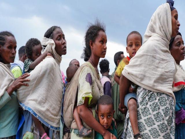 Ethiopia war: UN halts food aid in two towns after warehouses looted