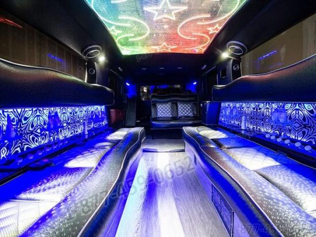 The Advantages of Toronto Party Bus Rentals