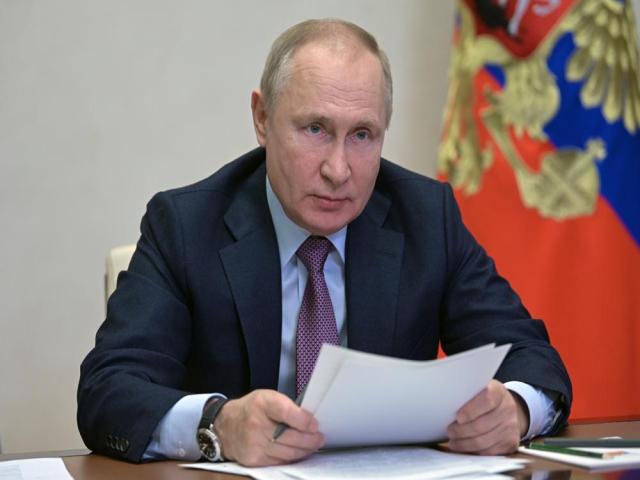 Putin to mull options if West refuses guarantees on Ukraine