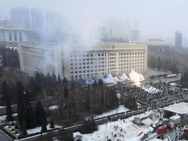 EXPLAINER: What’s behind unrest rocking oil-rich Kazakhstan