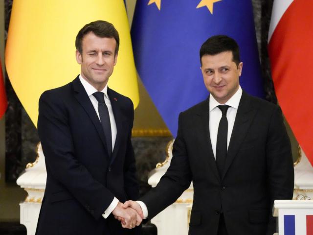 Macron: Putin told him Russia won’t escalate Ukraine crisis